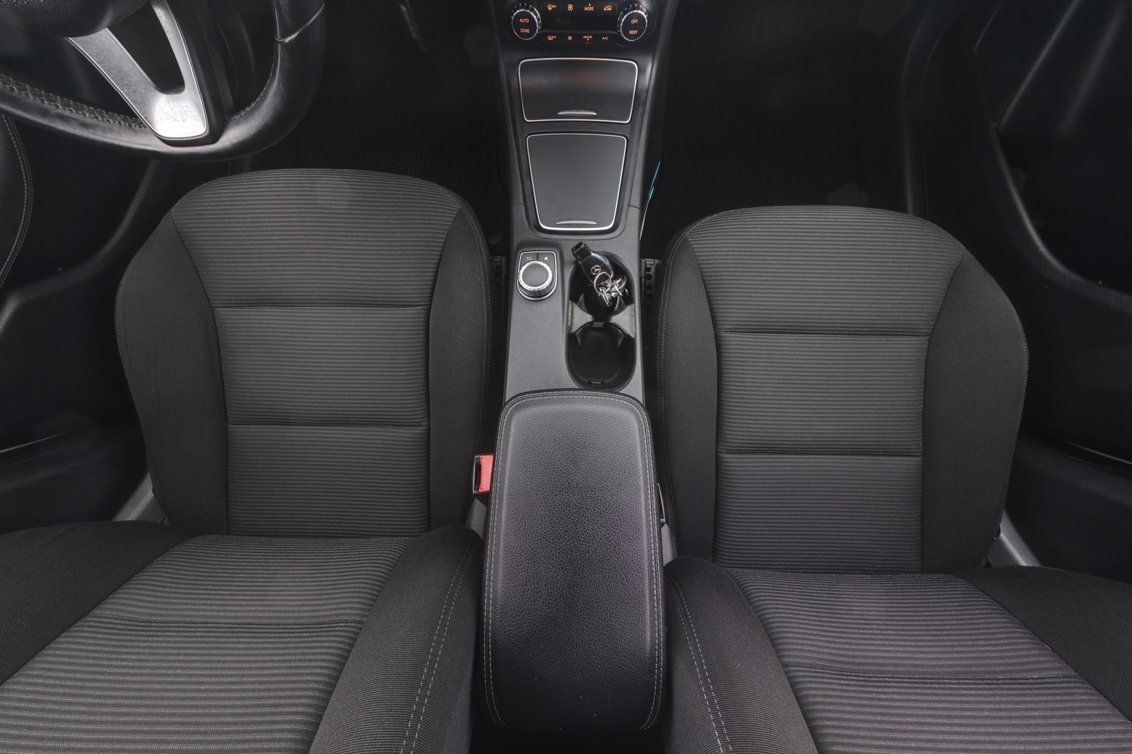 MERCEDES-BENZ B 2015