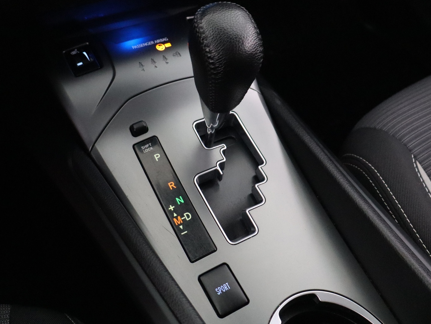 TOYOTA Avensis 2016