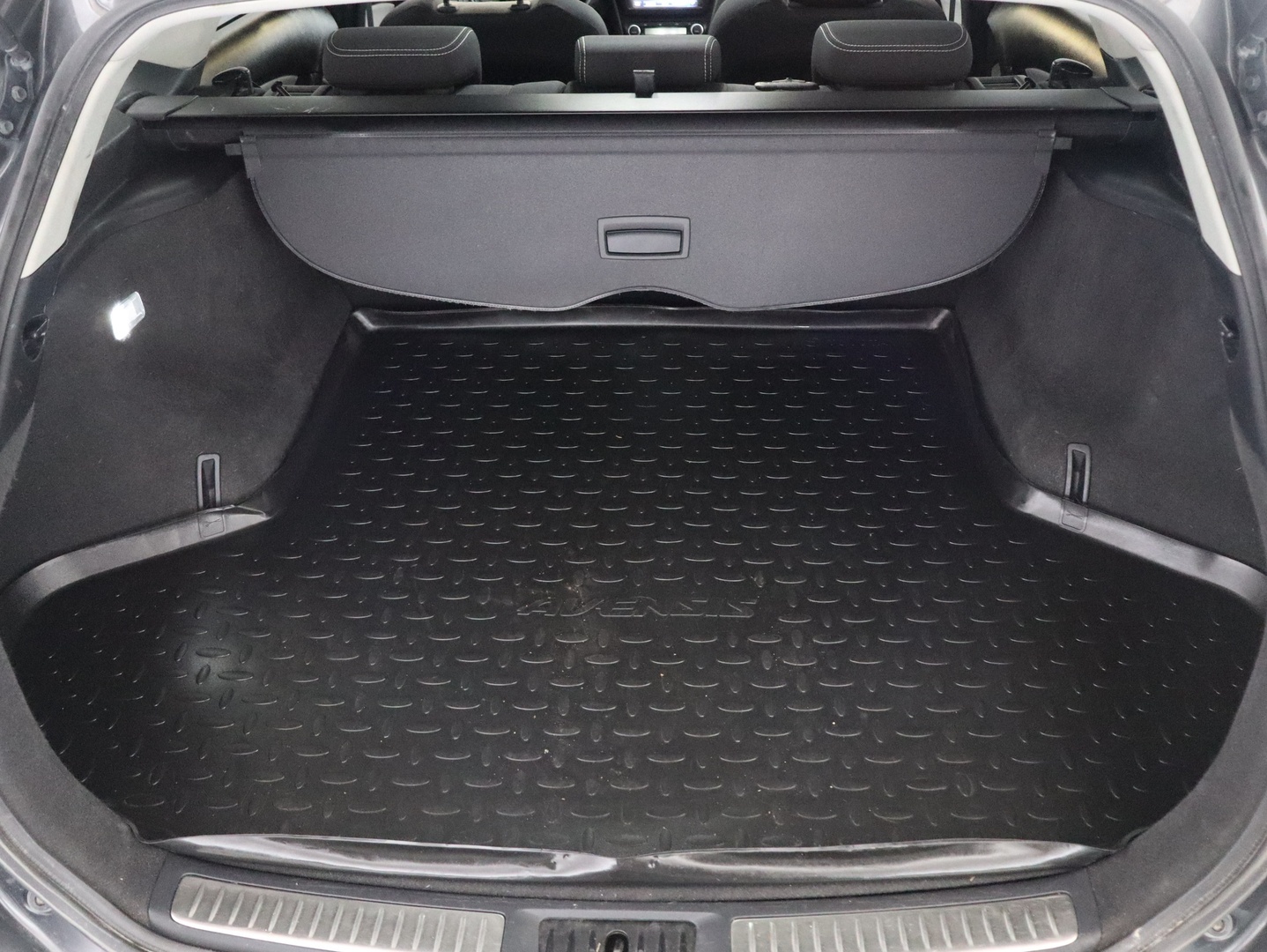 TOYOTA Avensis 2016