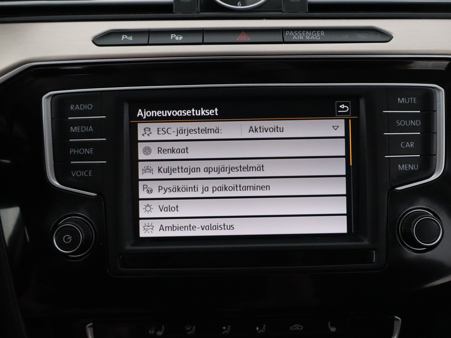 VOLKSWAGEN Passat 2016