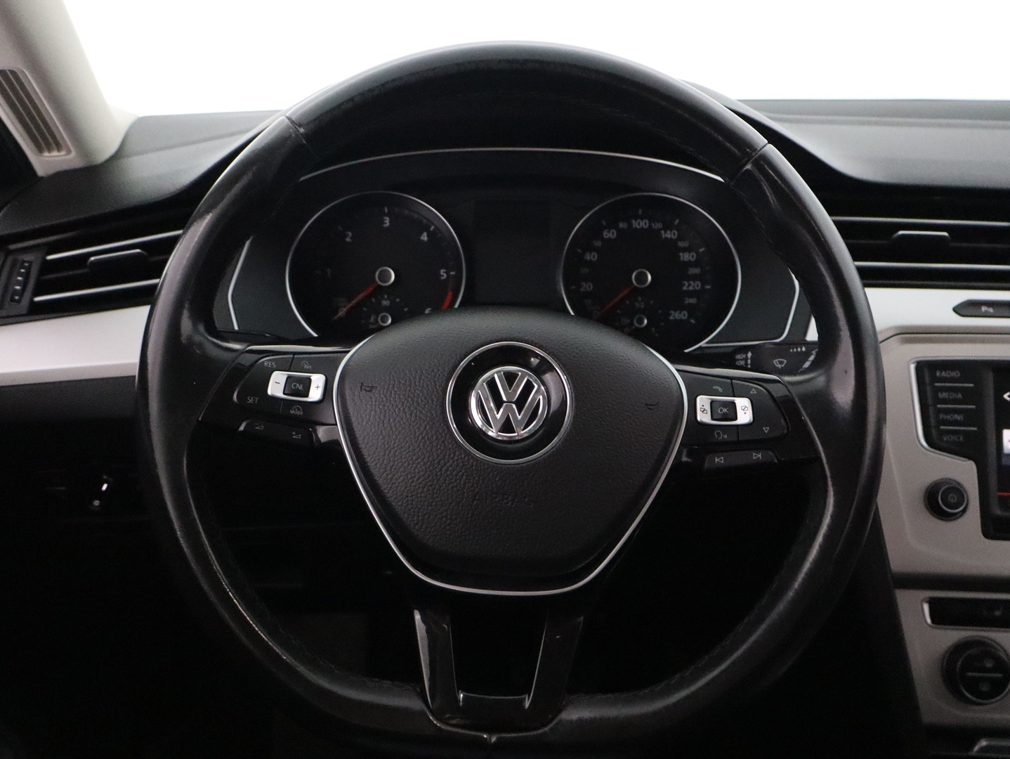 VOLKSWAGEN Passat 2014