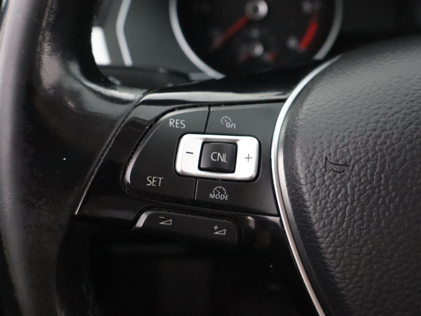 VOLKSWAGEN Passat 2014