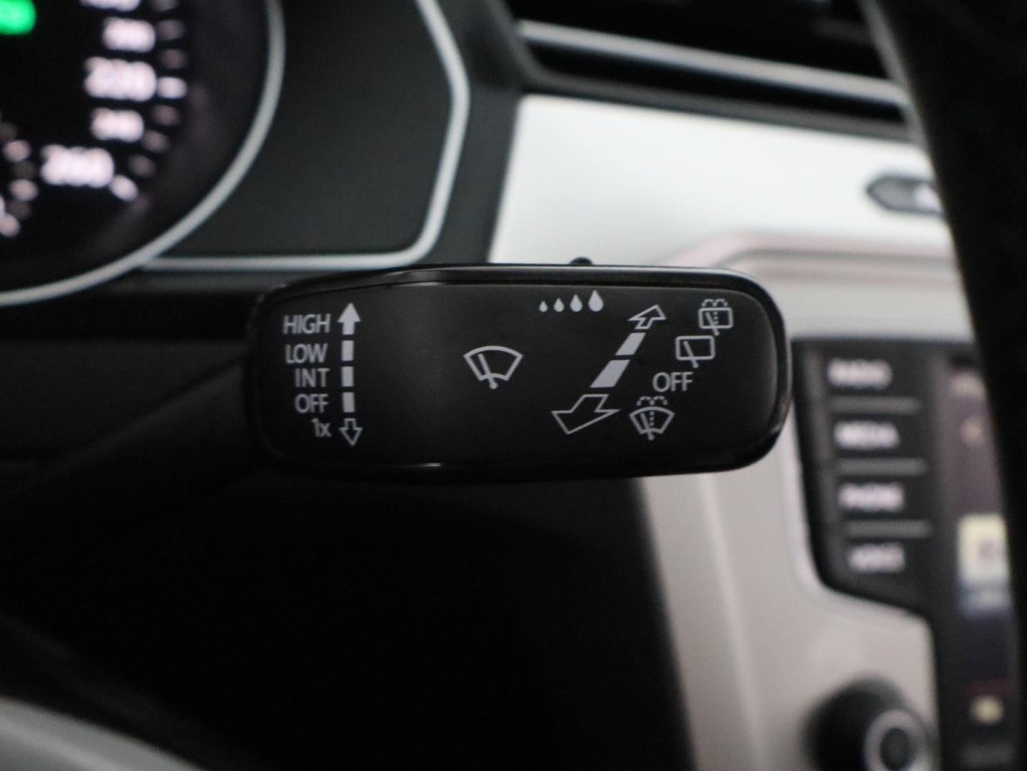 VOLKSWAGEN Passat 2014