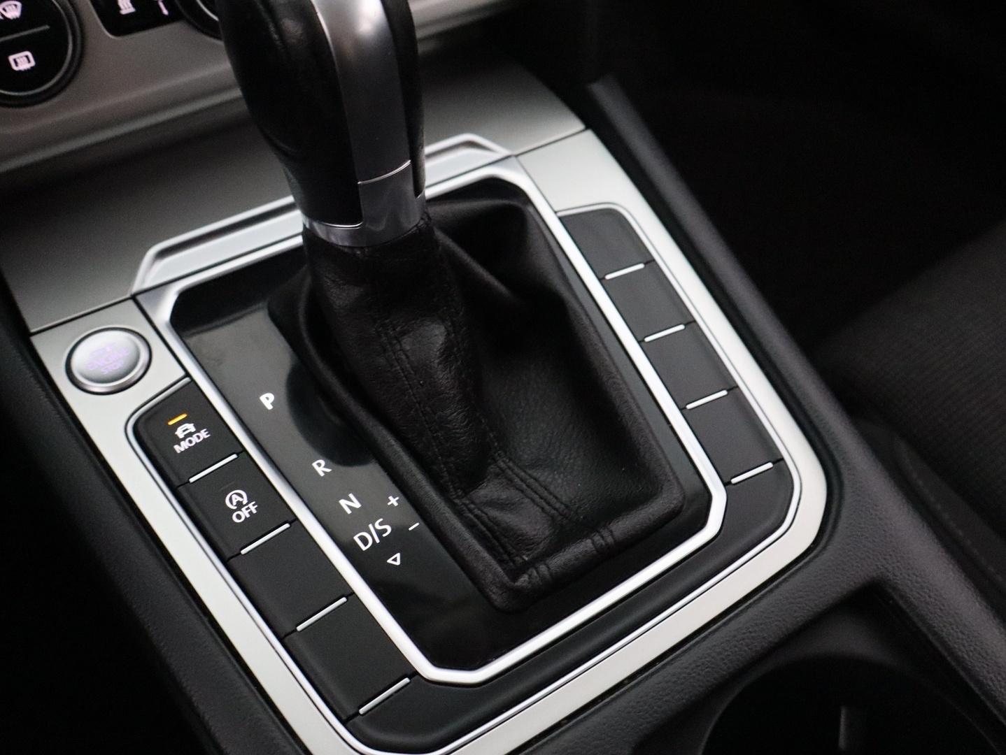 VOLKSWAGEN Passat 2014