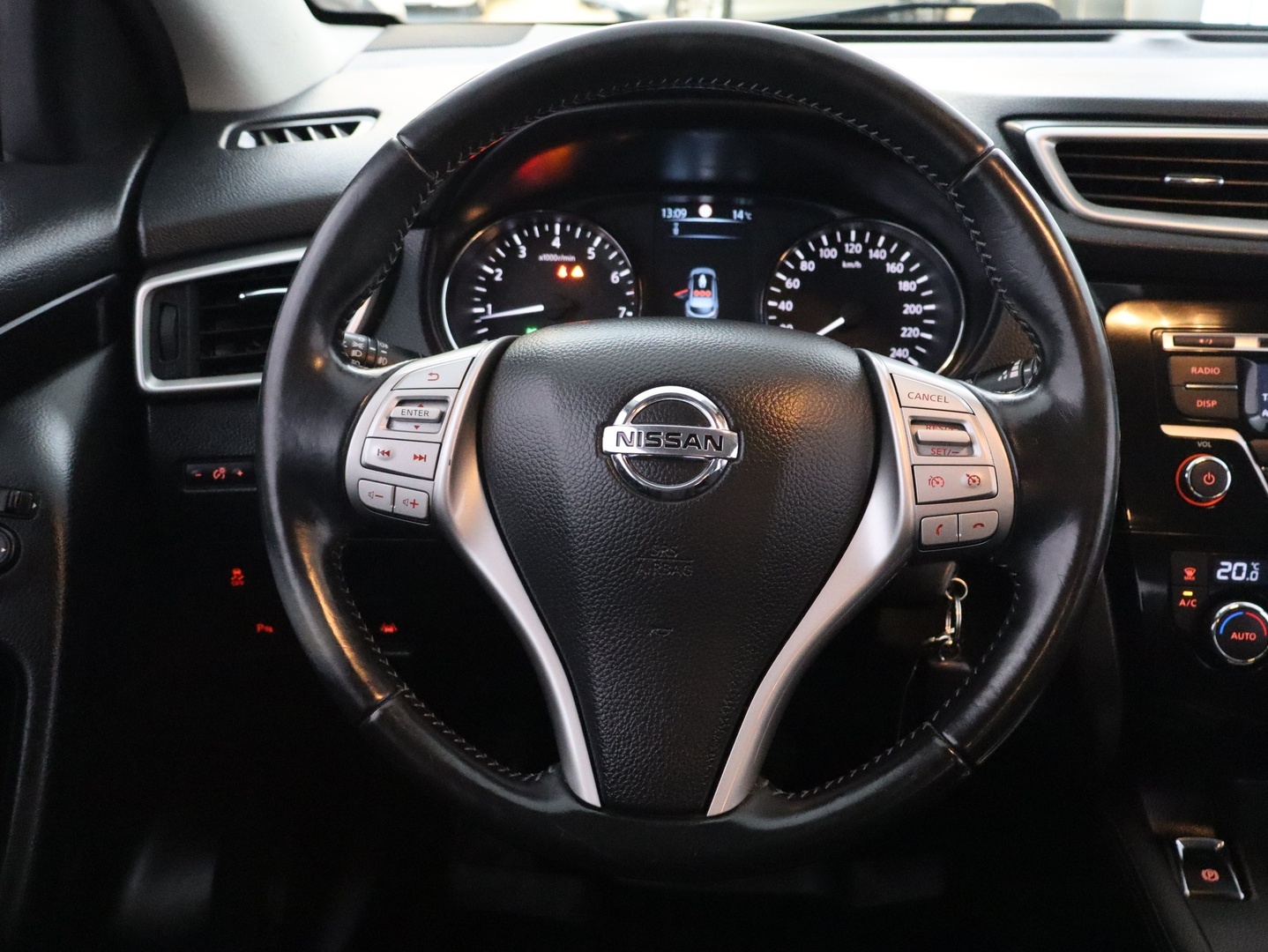 NISSAN Qashqai 2015