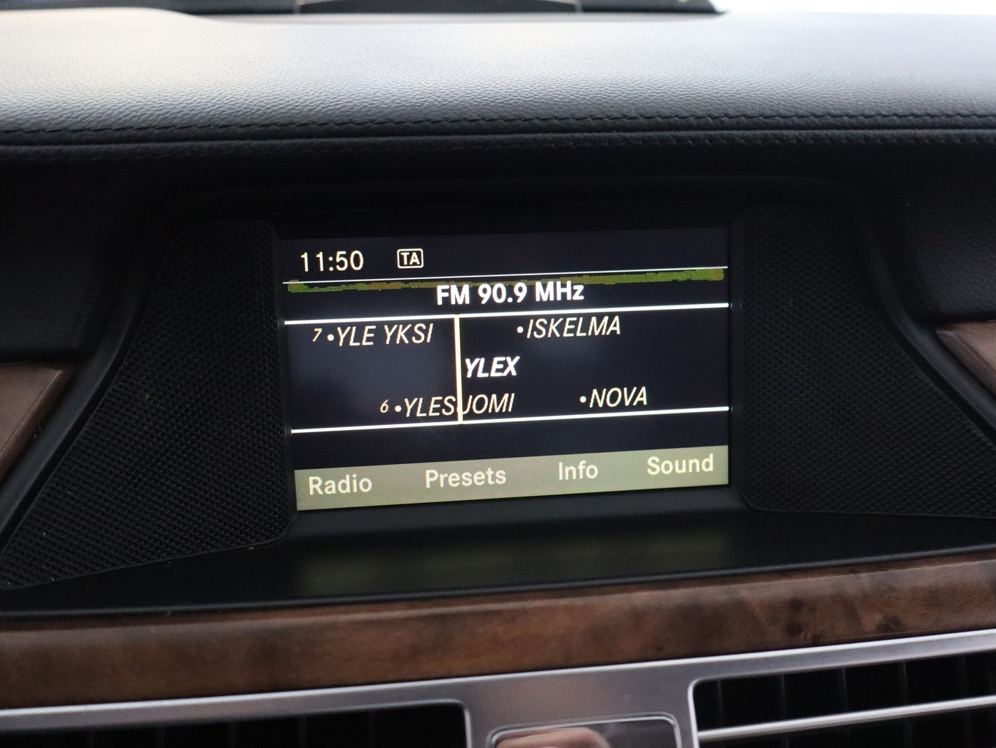 MERCEDES-BENZ CLS 2011