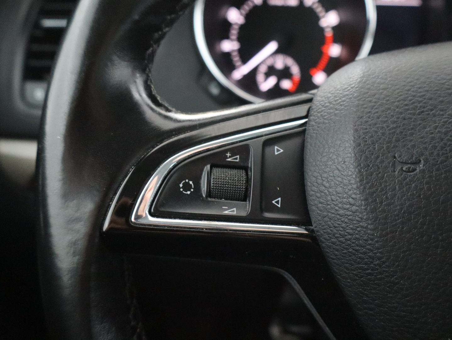 SKODA Yeti 2015