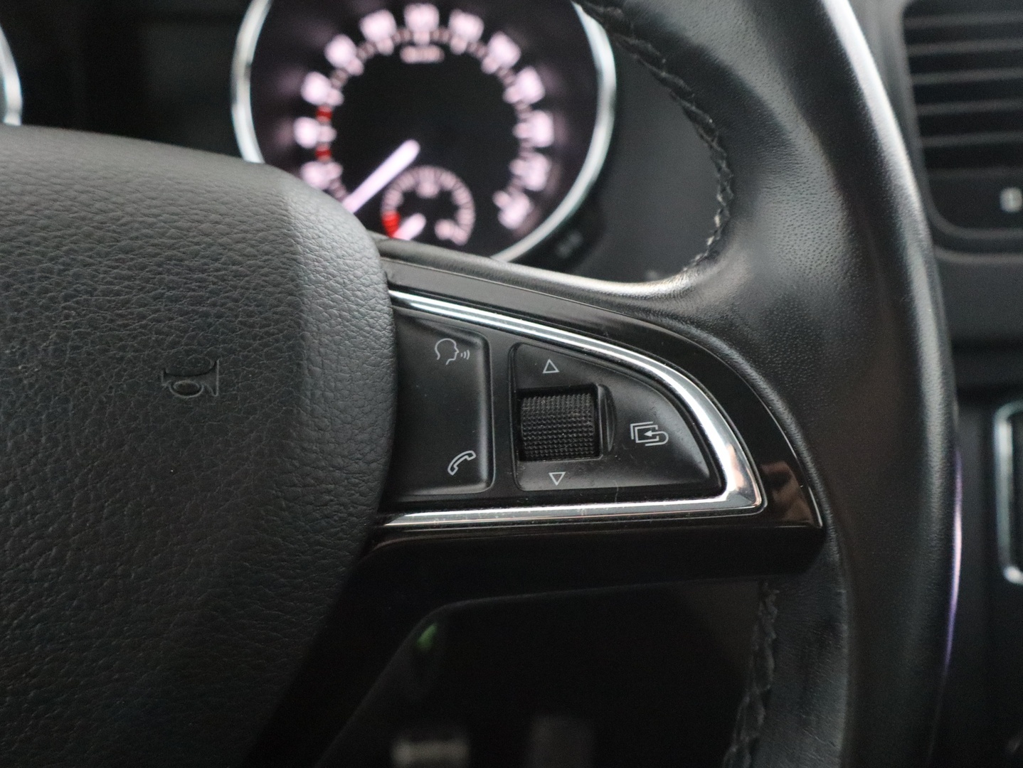 SKODA Yeti 2015