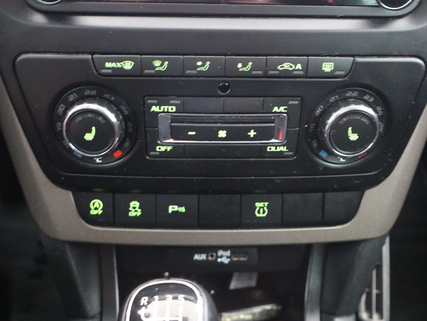 SKODA Yeti 2015