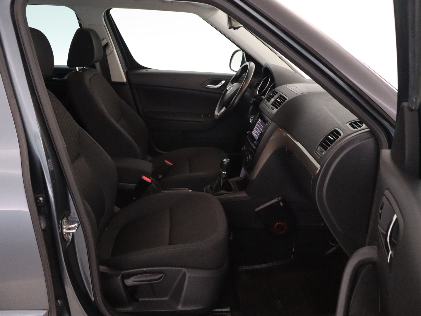 SKODA Yeti 2015