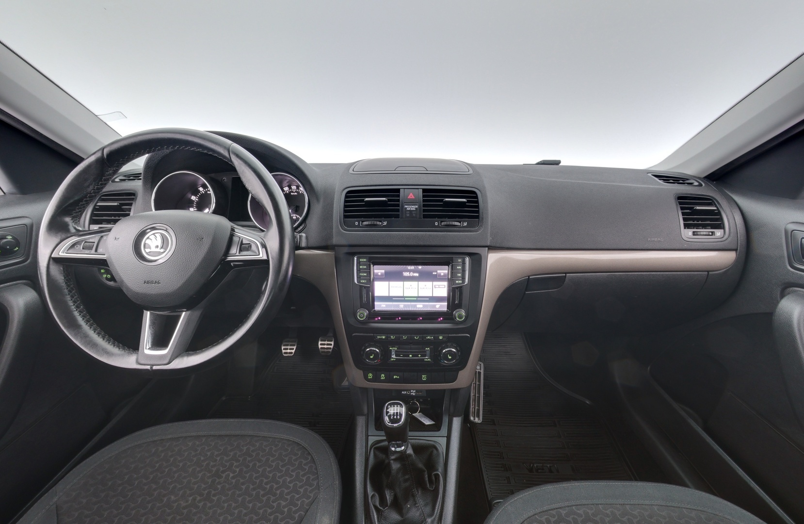 SKODA Yeti 2015