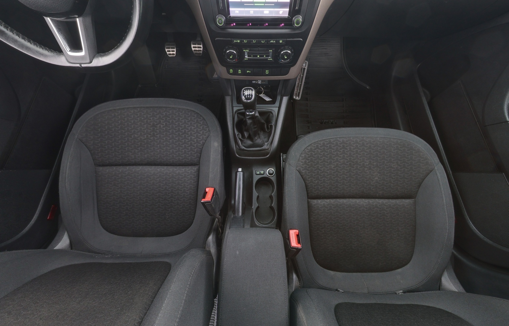 SKODA Yeti 2015