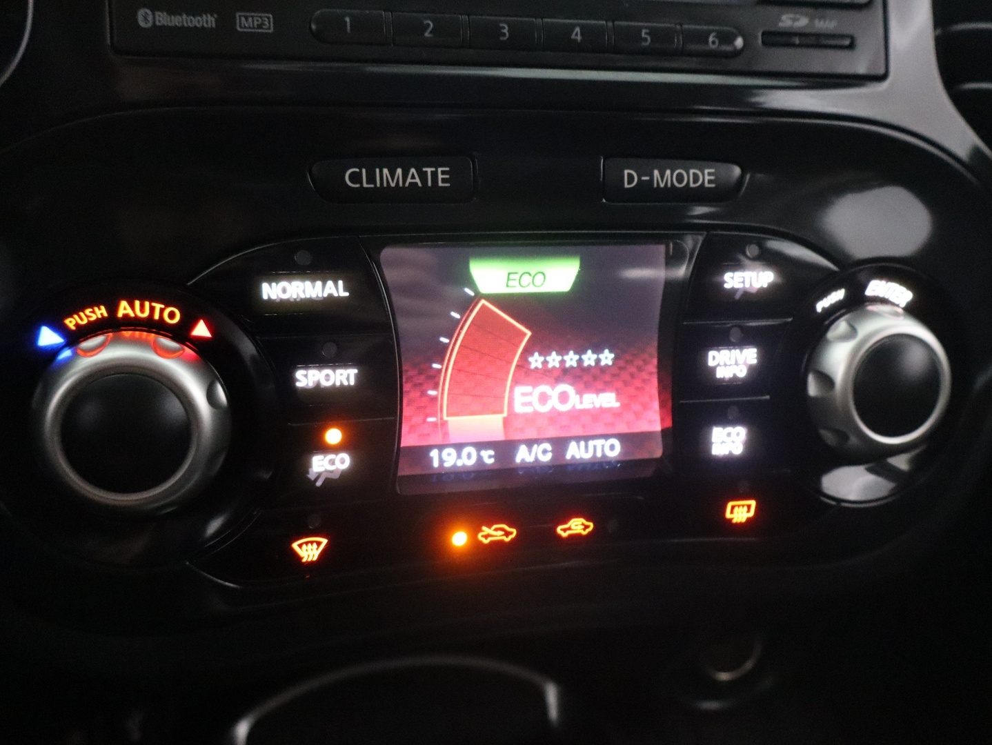 NISSAN Juke 2011