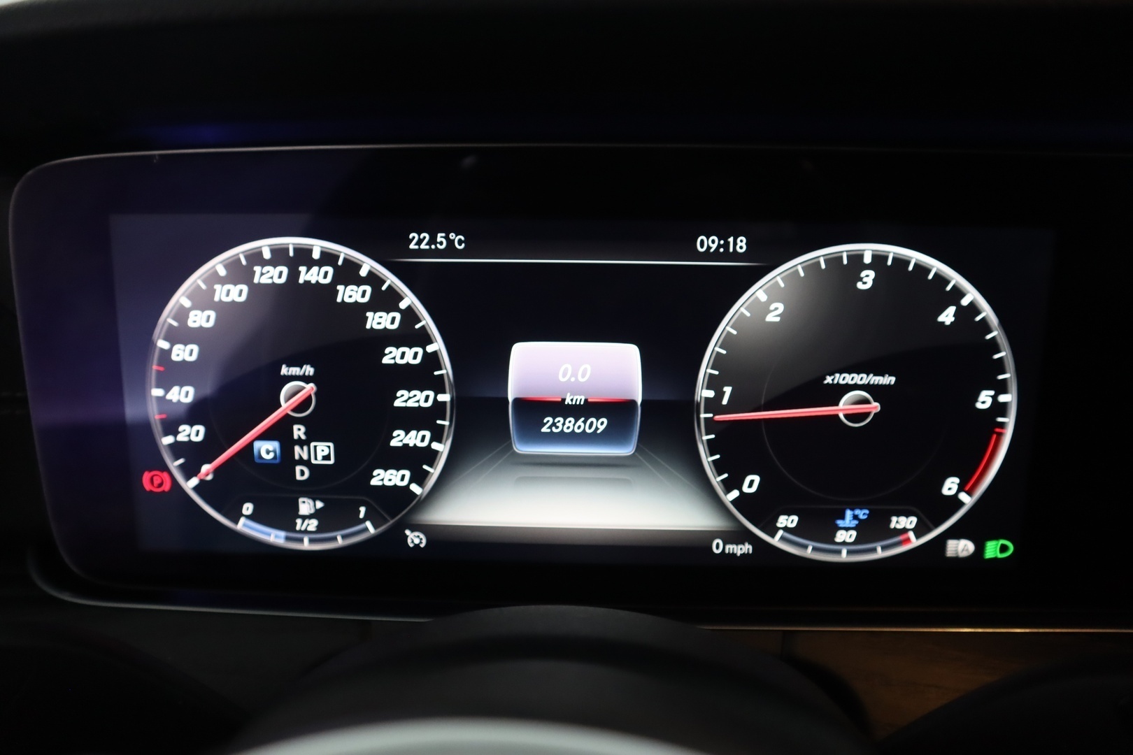 MERCEDES-BENZ E 2019