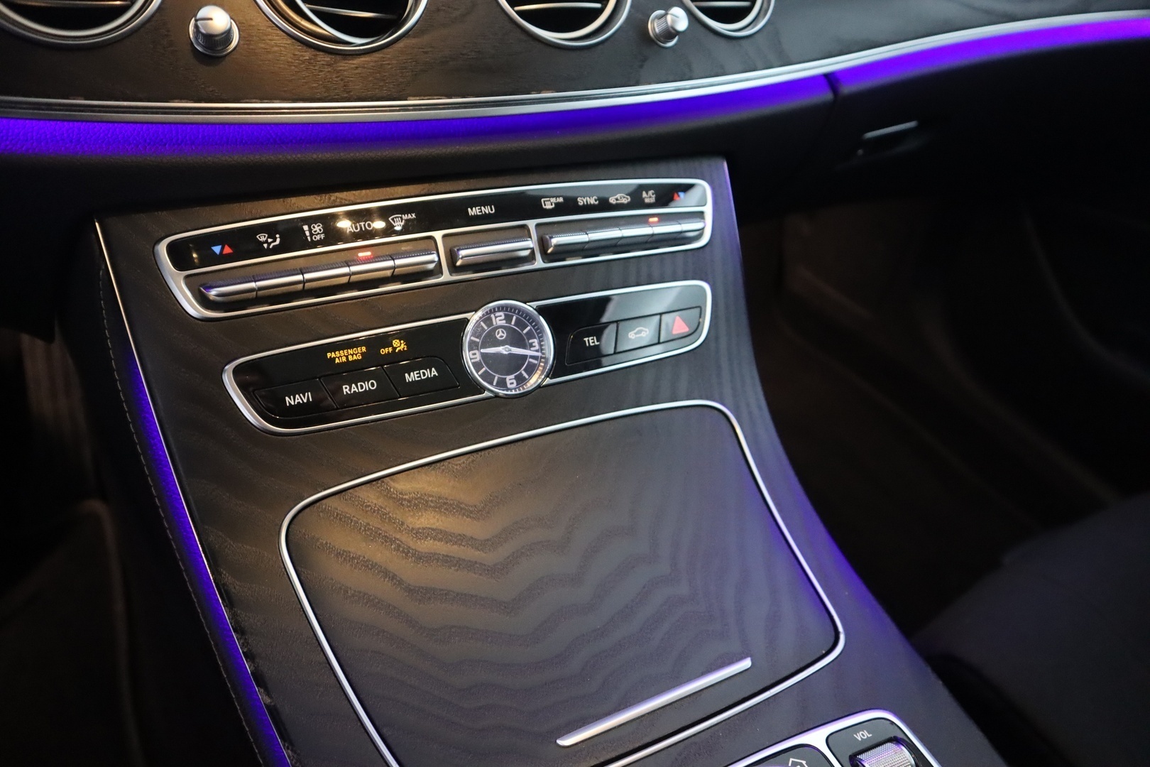 MERCEDES-BENZ E 2019