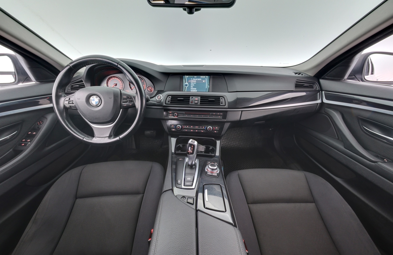 BMW 520 2011