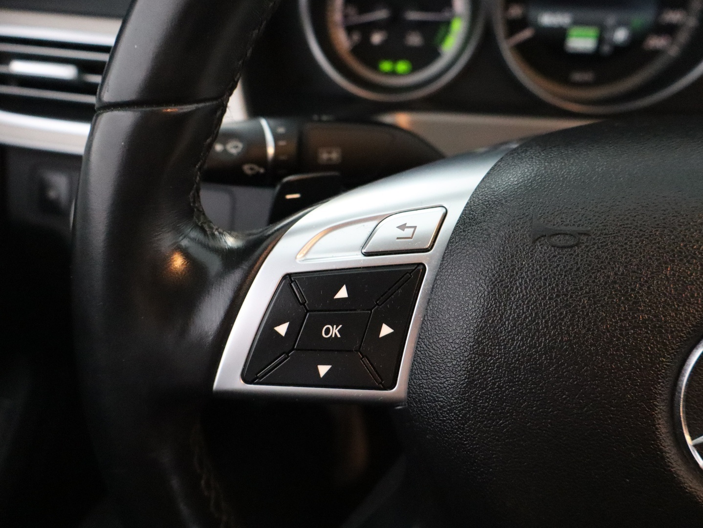 MERCEDES-BENZ E 2013