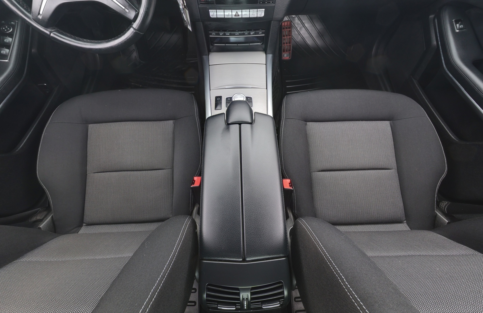 MERCEDES-BENZ E 2013