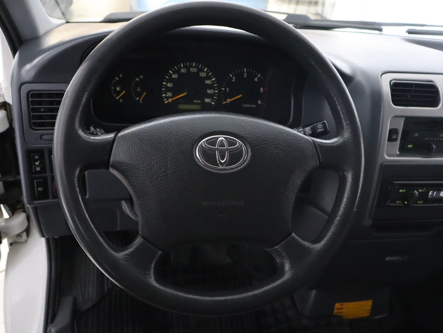 TOYOTA Hiace 2008