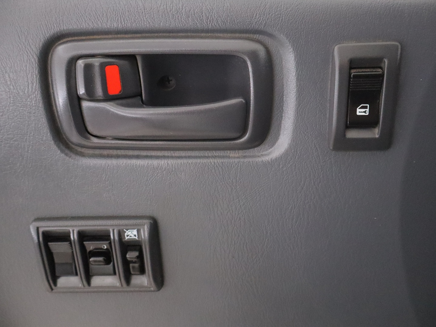 TOYOTA Hiace 2008