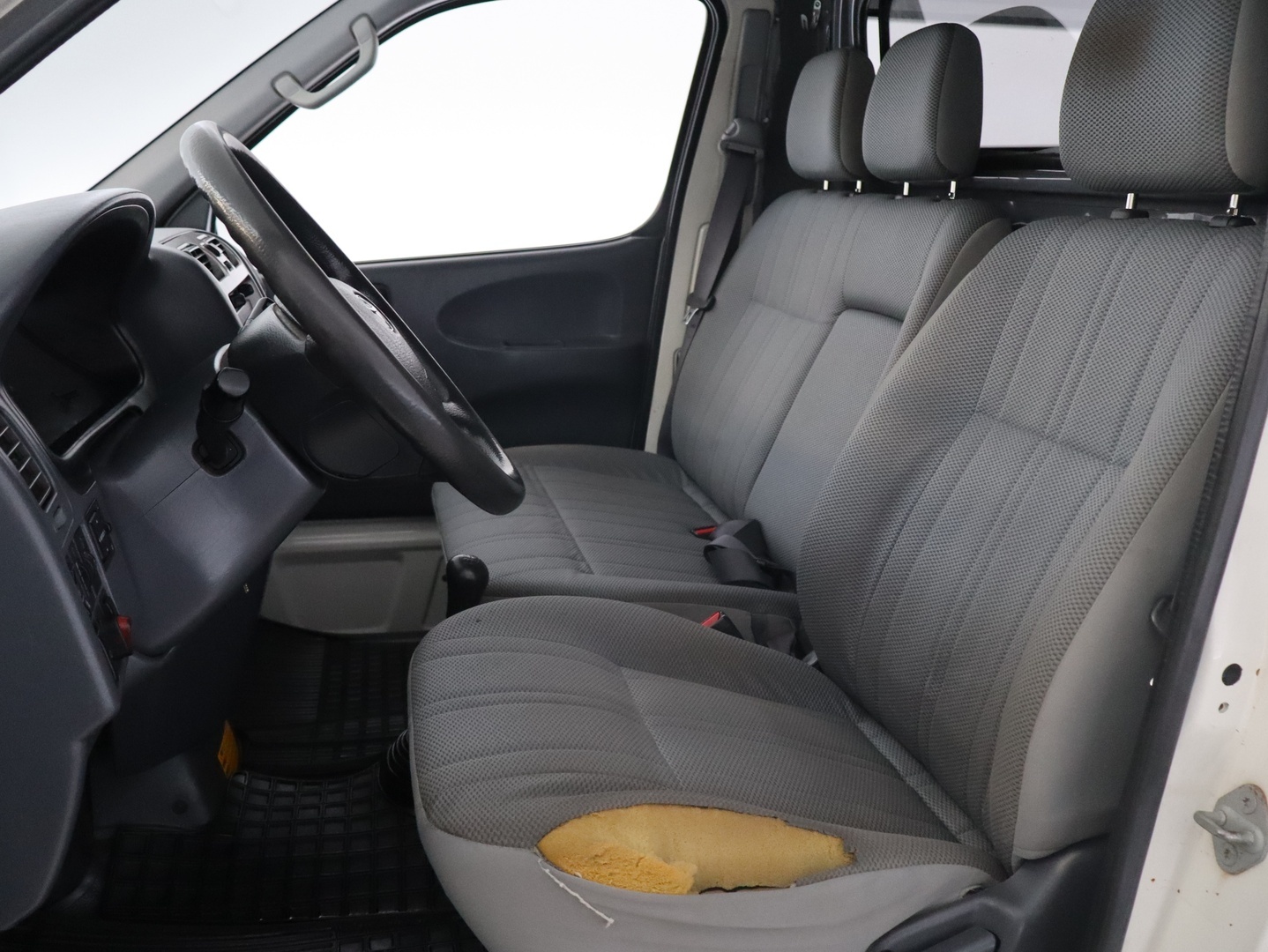 TOYOTA Hiace 2008