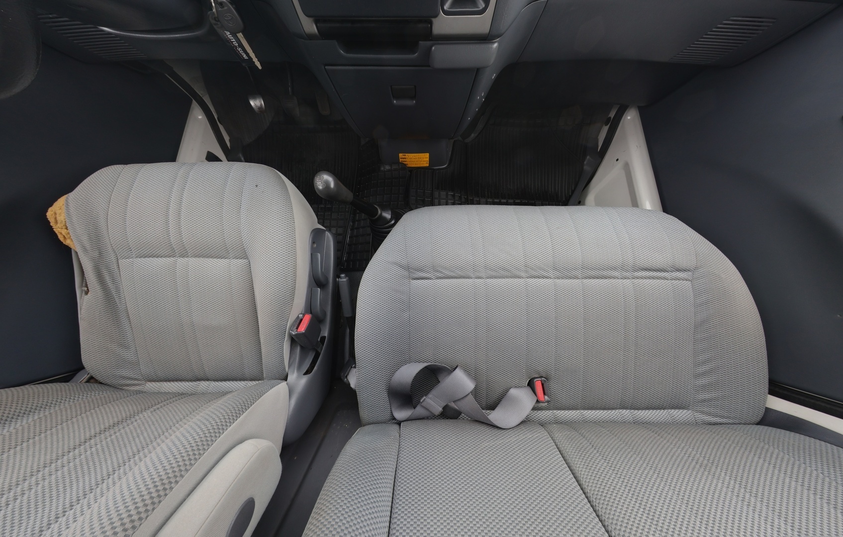 TOYOTA Hiace 2008