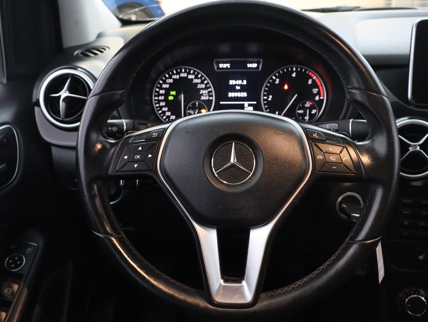 MERCEDES-BENZ B 2013