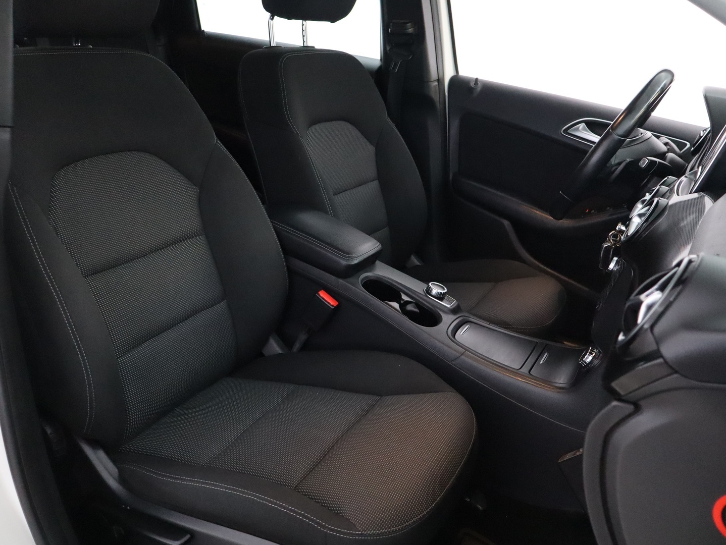 MERCEDES-BENZ B 2013