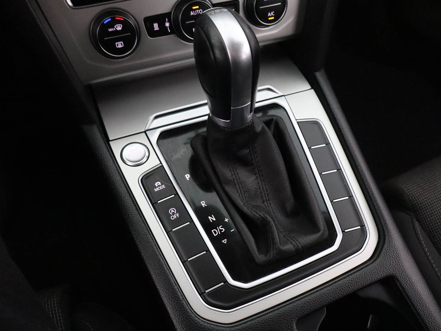 VOLKSWAGEN Passat 2018