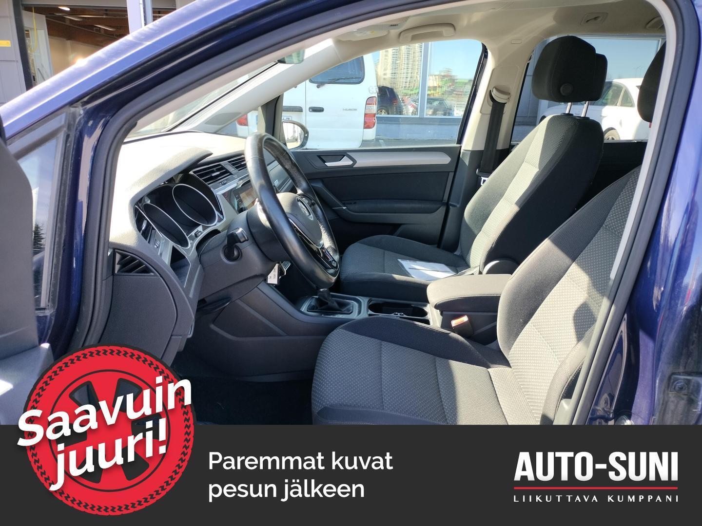 VOLKSWAGEN Touran 2018