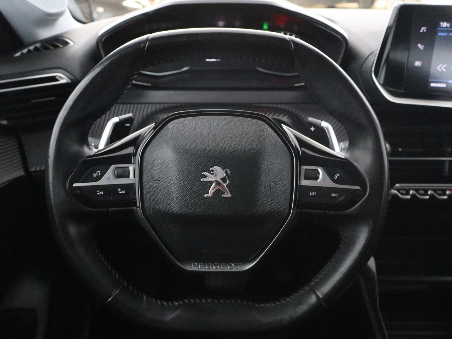PEUGEOT 208 2020