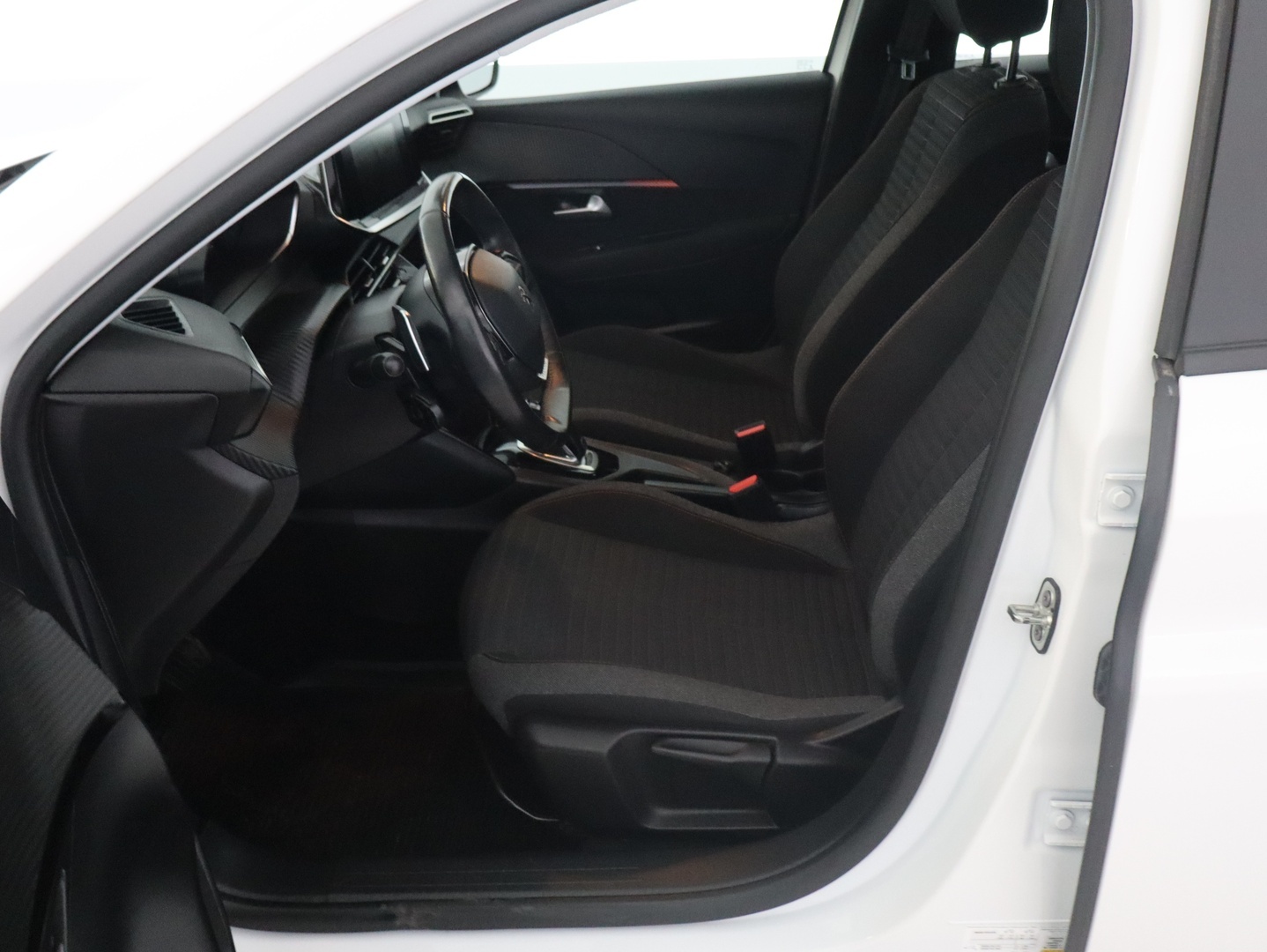 PEUGEOT 208 2020