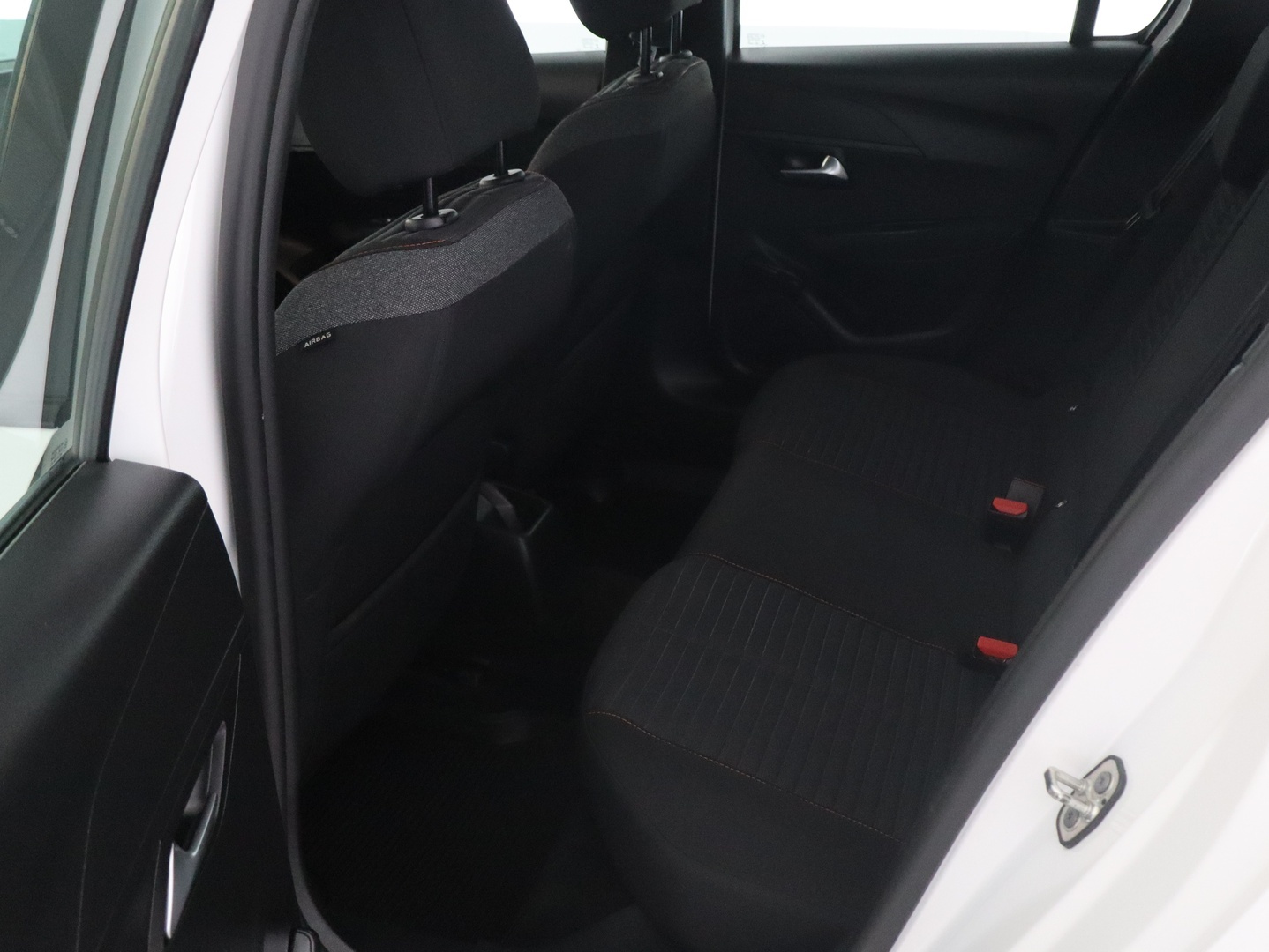 PEUGEOT 208 2020