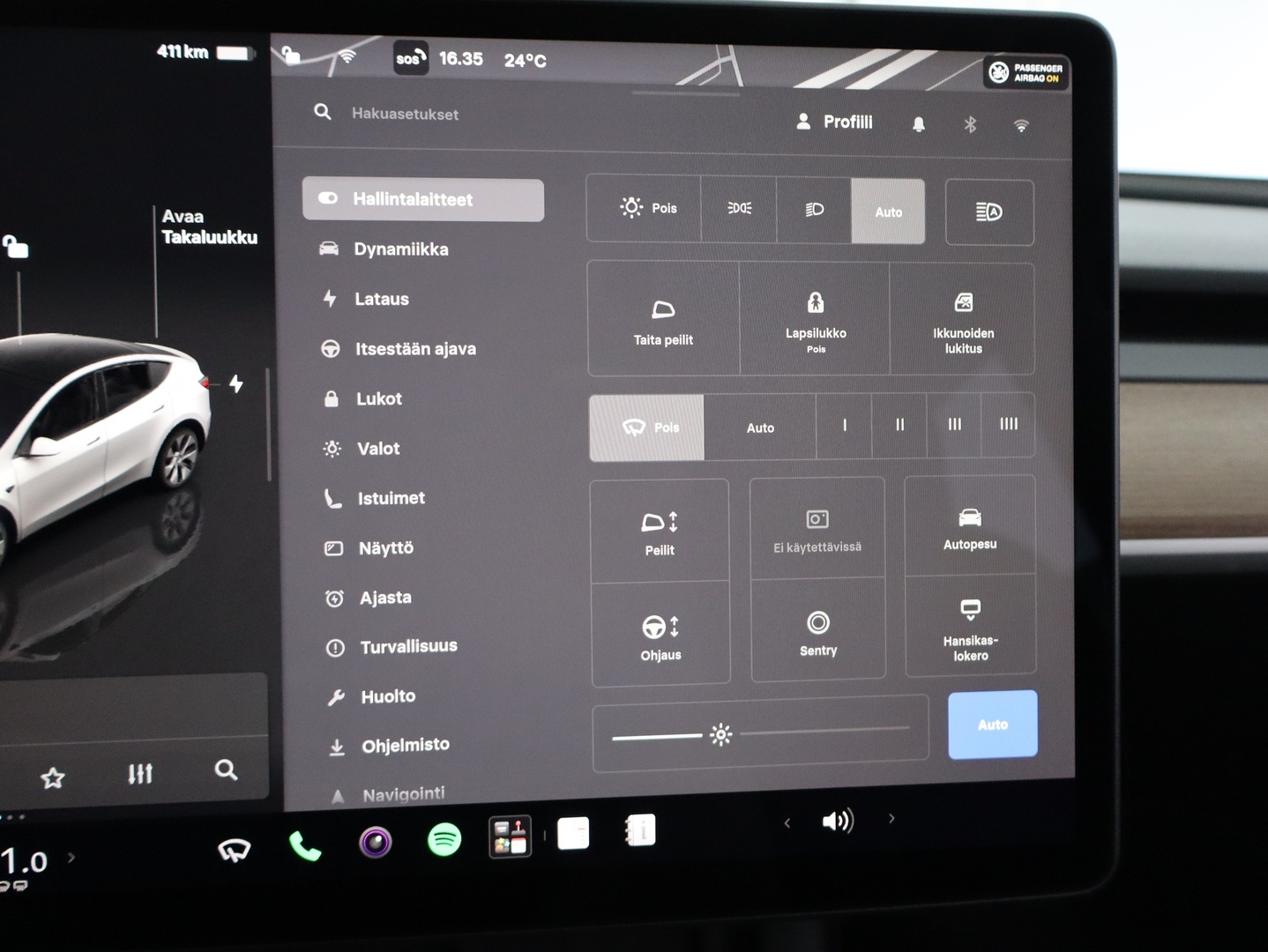 TESLA Model Y 2023