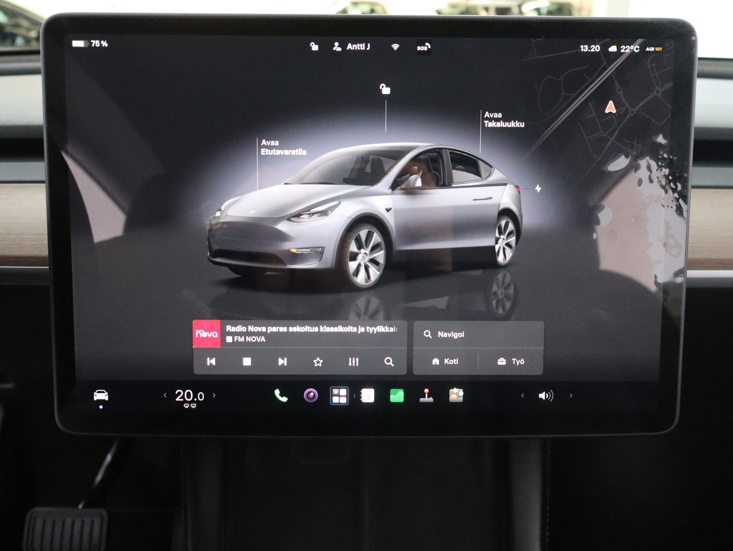 TESLA Model Y 2024