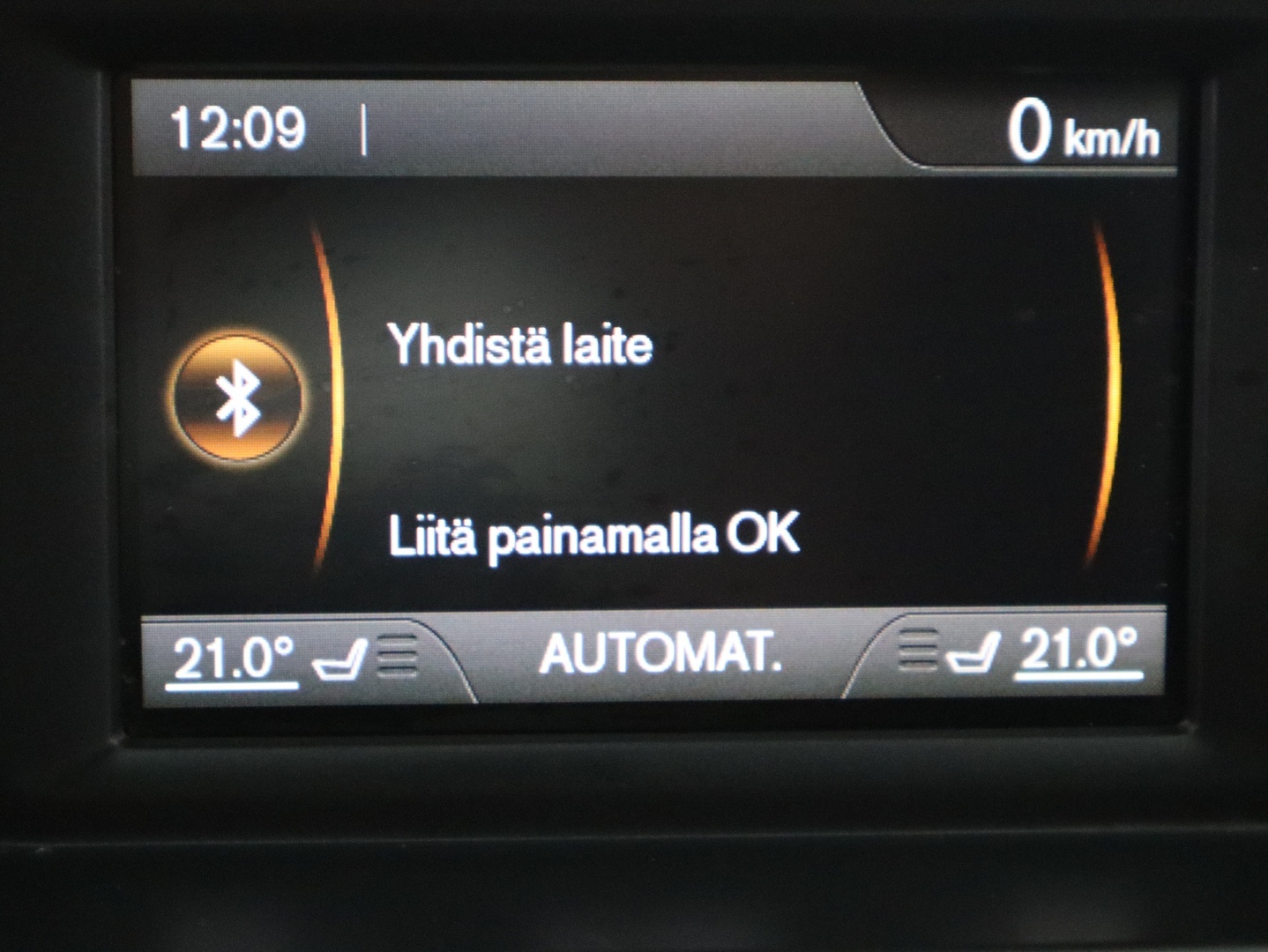 VOLVO V40 2014