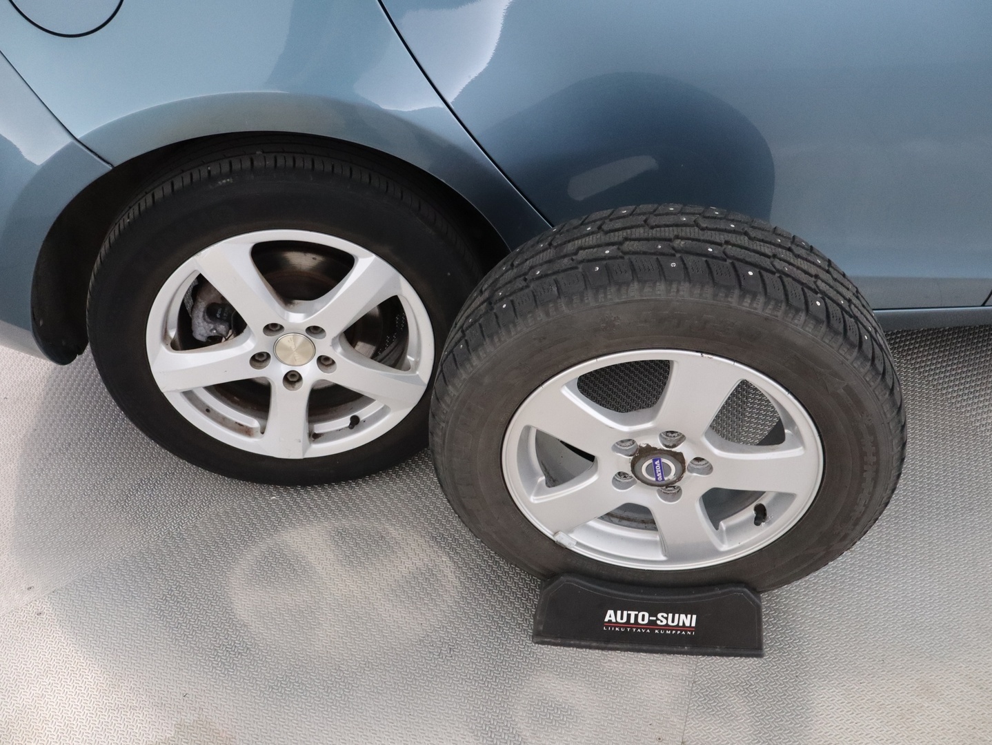 VOLVO V40 2014