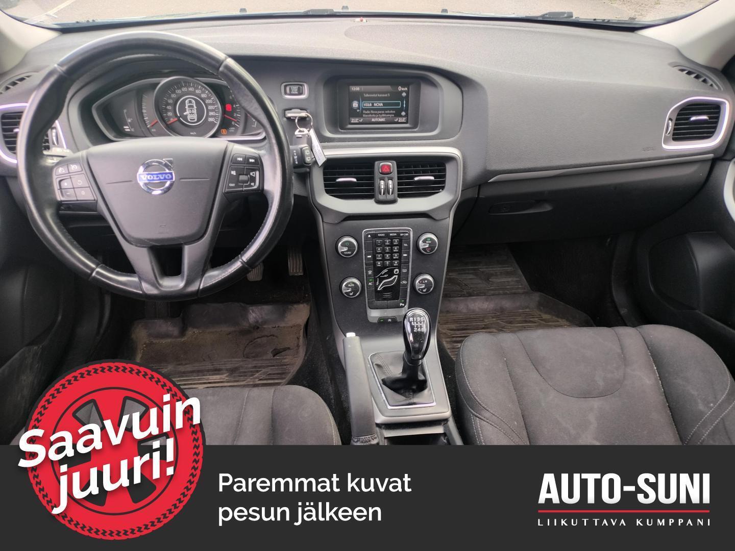 VOLVO V40 2014