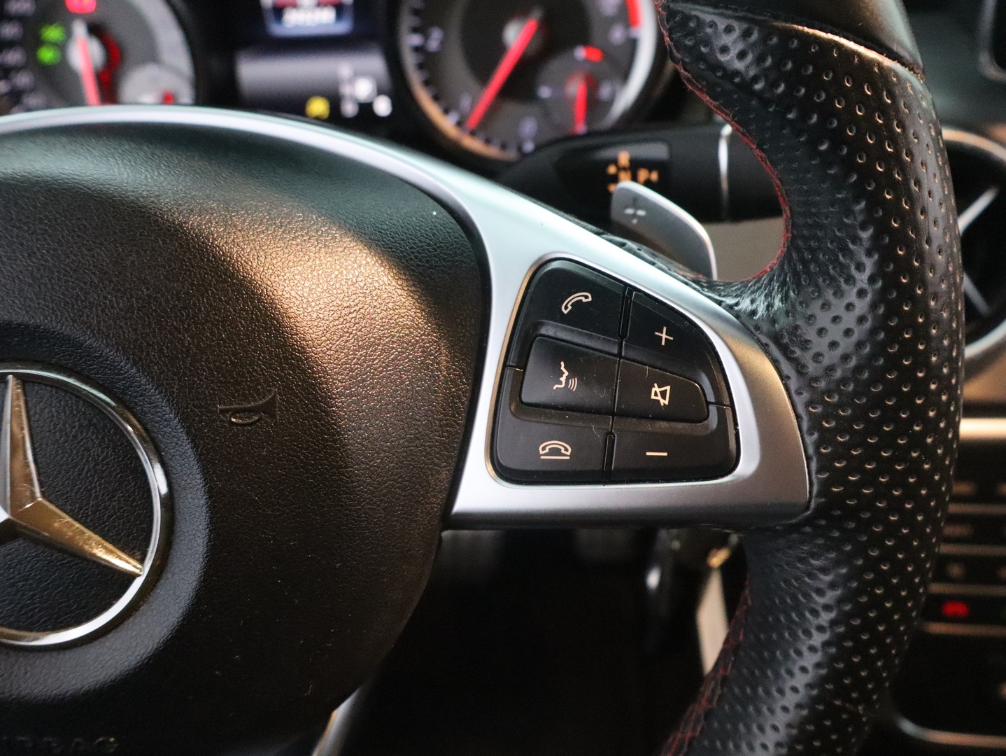 MERCEDES-BENZ CLA 2015