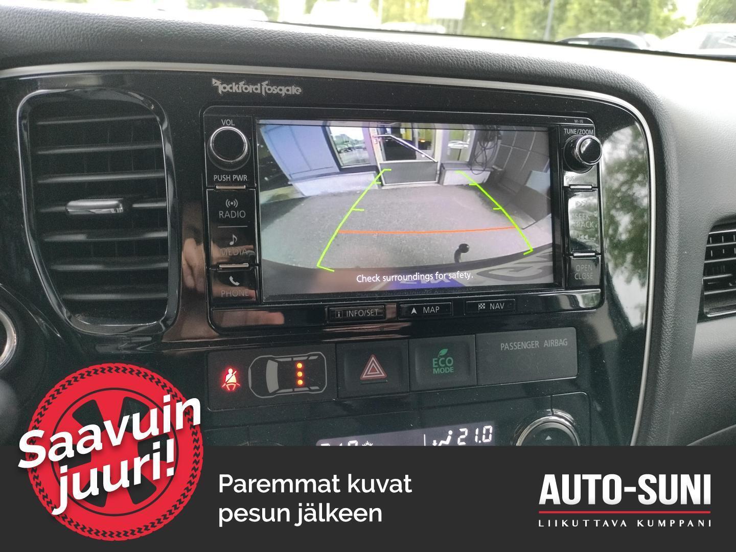 MITSUBISHI Outlander PHEV 2016
