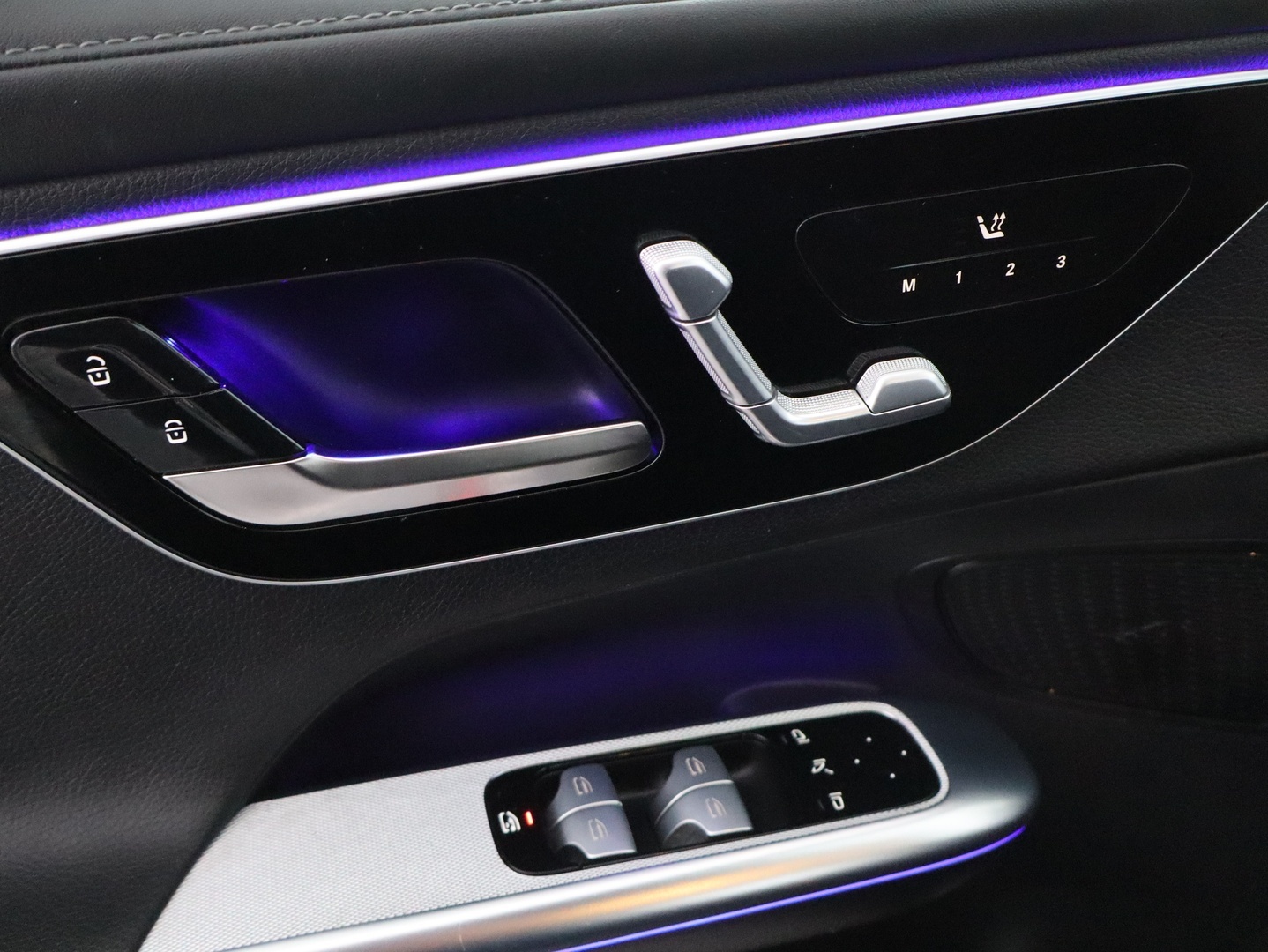 MERCEDES-BENZ GLC 2023