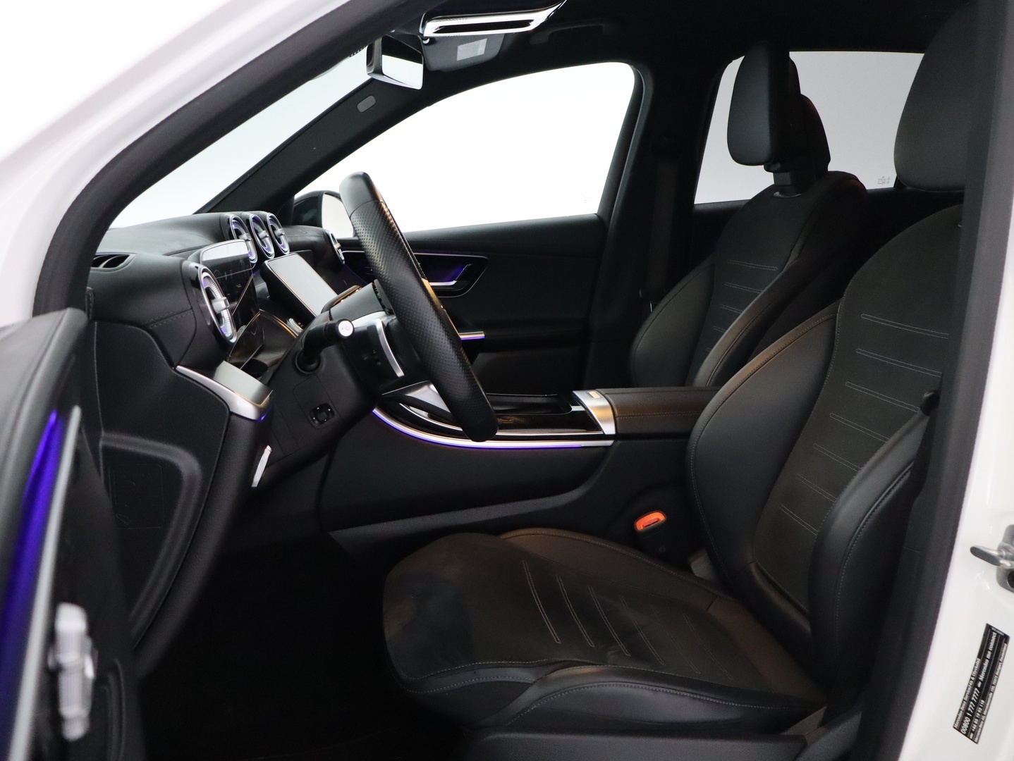 MERCEDES-BENZ GLC 2023