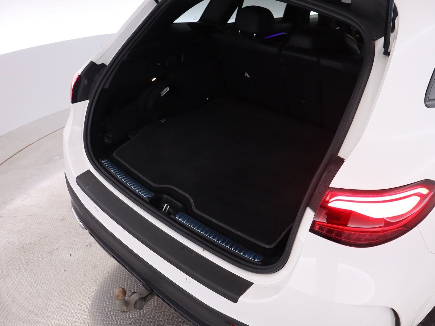 MERCEDES-BENZ GLC 2023