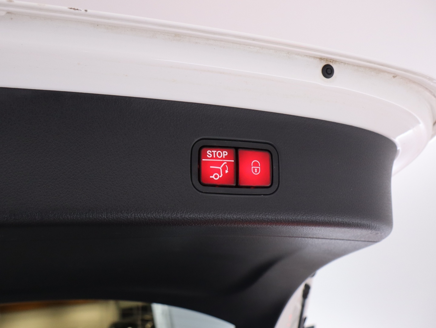 MERCEDES-BENZ GLC 2023