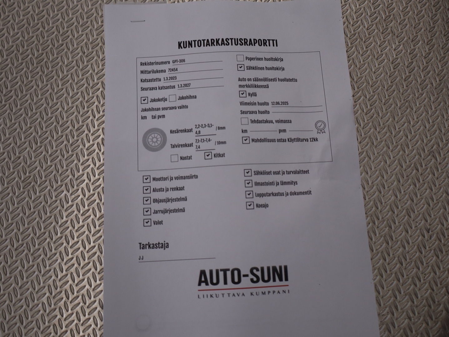 MERCEDES-BENZ GLC 2023