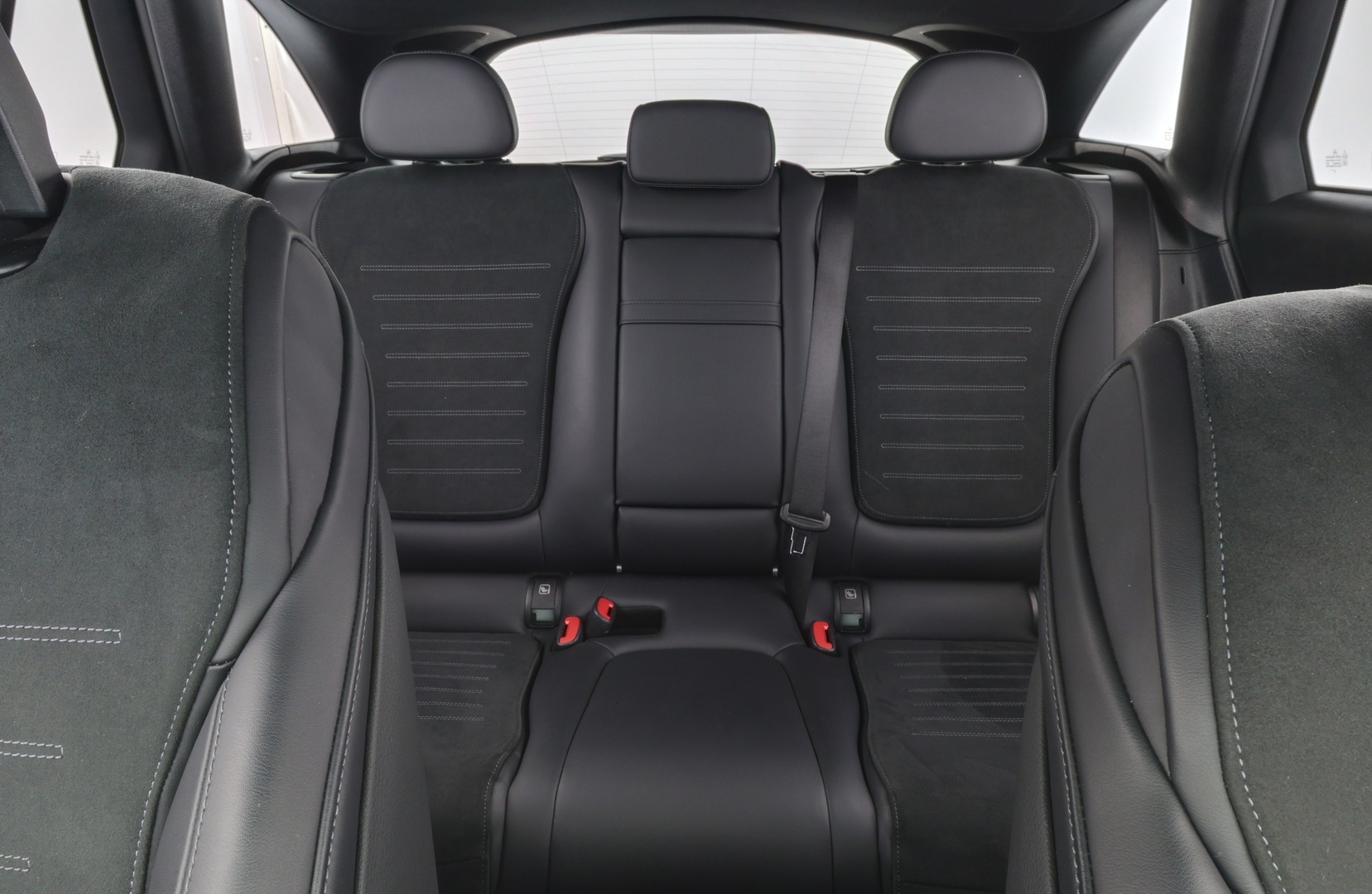 MERCEDES-BENZ GLC 2023