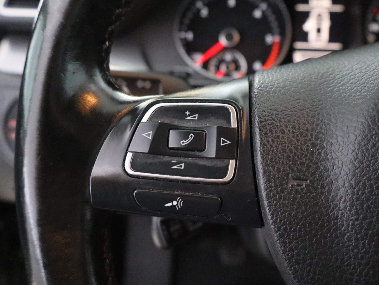 VOLKSWAGEN Passat 2014