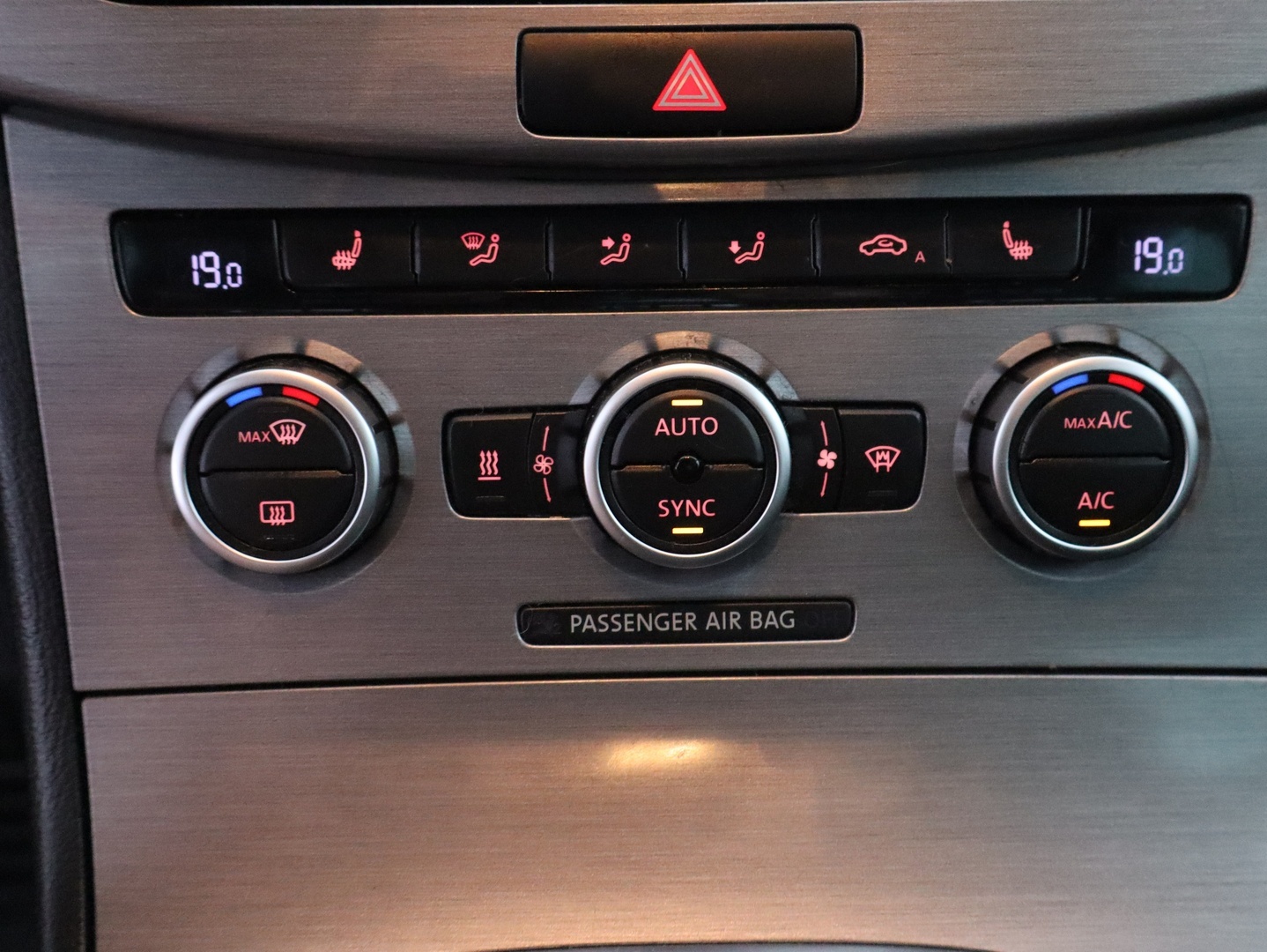 VOLKSWAGEN Passat 2014