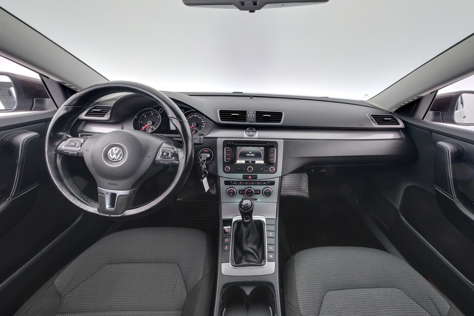 VOLKSWAGEN Passat 2014