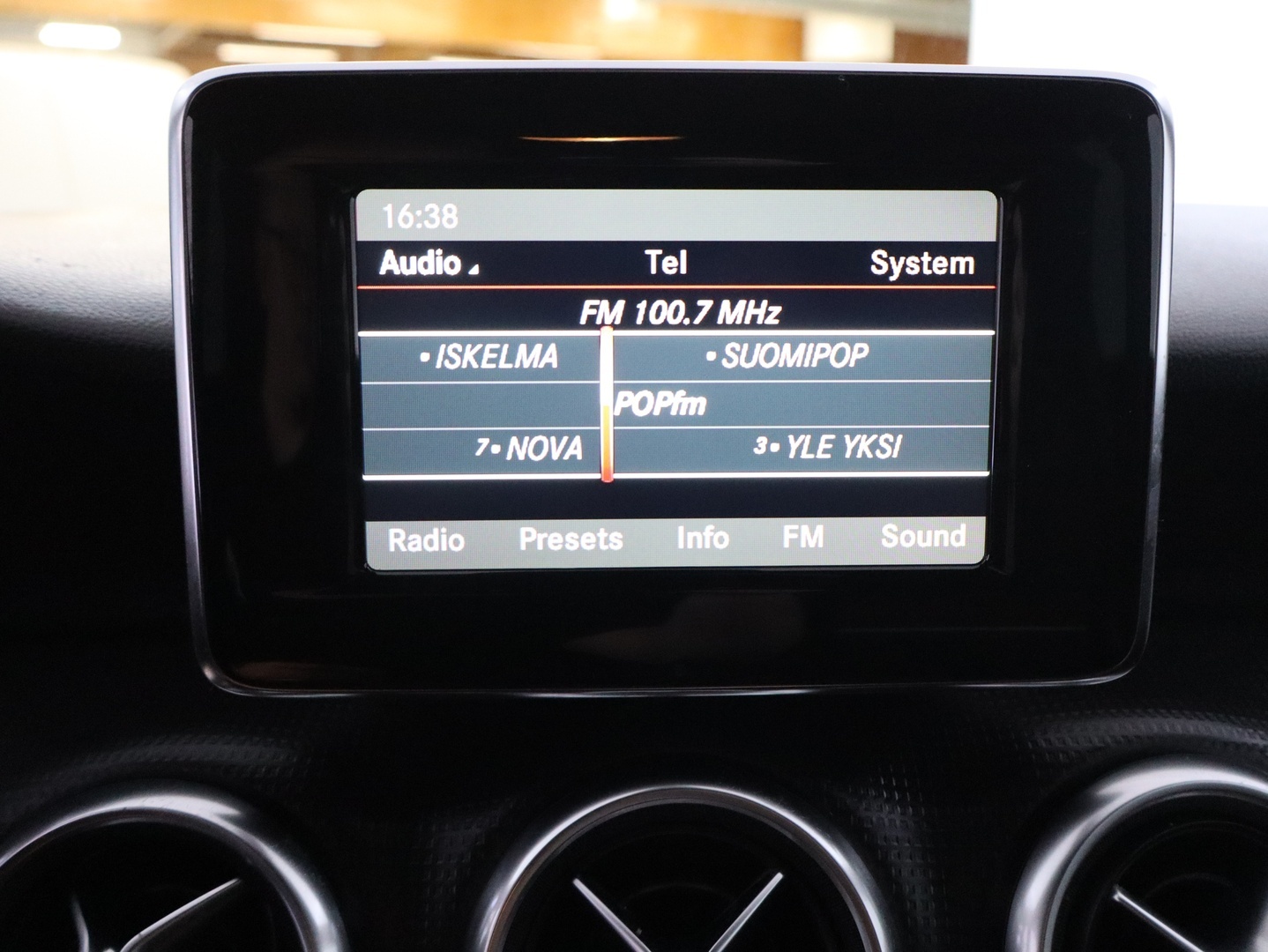 MERCEDES-BENZ A 2014